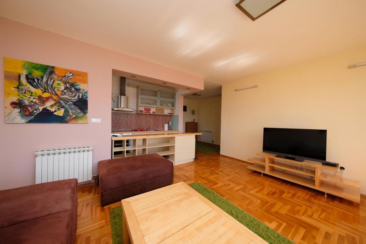 Awesome Panorama Penthouse - Free Parking And Balcony Apartment Sarajevo Exterior photo